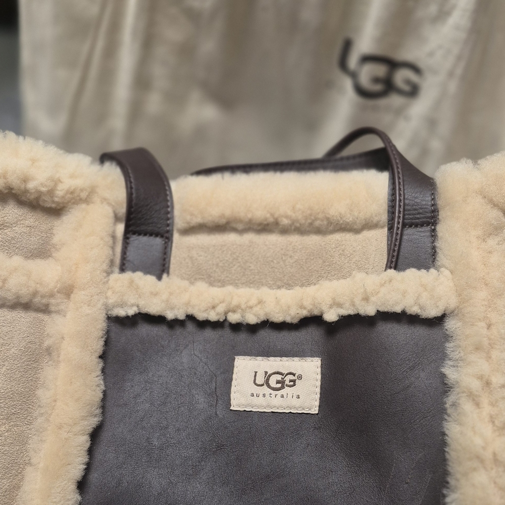 UGG Shearling Tote Bag W/FREE GIFT